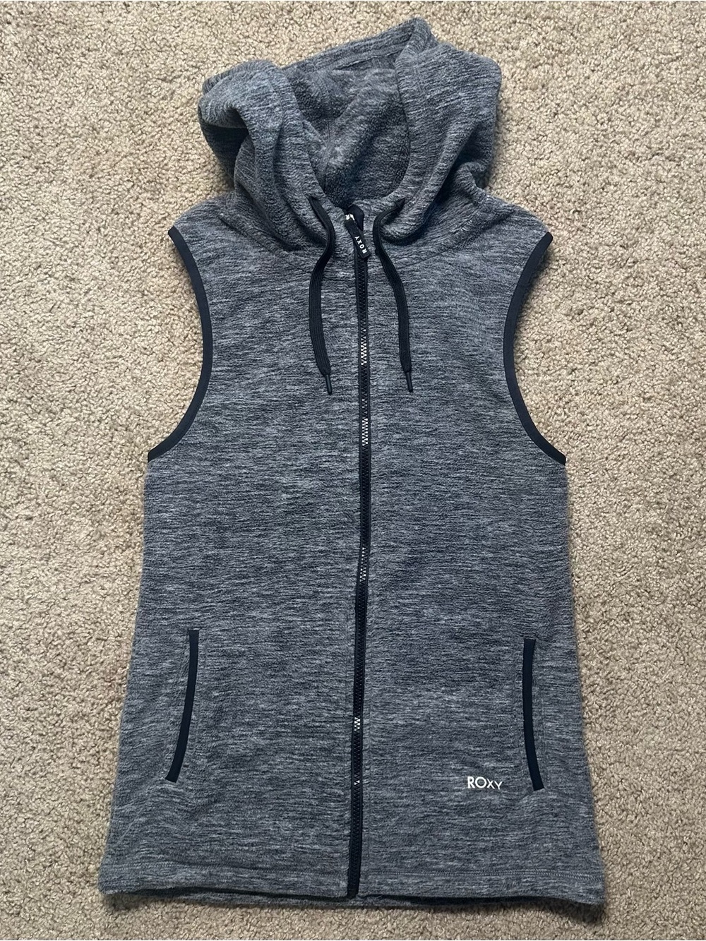 NWOT Roxy Women's grey Hooded Zip Vest size M